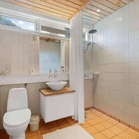 Ferienhaus Dorrit - 200m From The Sea By Interhome Bøtø By